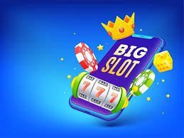 ayeya7 မြန်မာကစားသမား ဘောလုံးနှင့် Slots ဆုငွေ KBZPay ဖြင့် ငွေထုတ်နေသောမြင်ကွင်း
